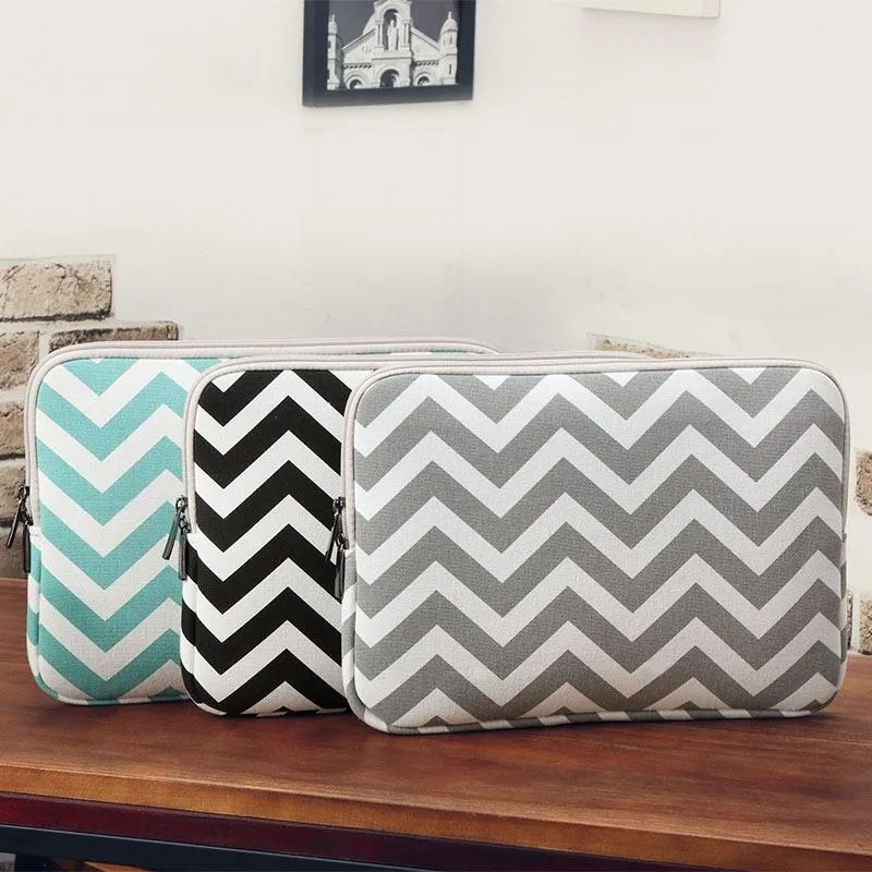 11.6 Wavy Pattern Notebook Liner Bag - Sleek Design