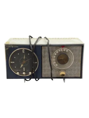 1959 General Electric vintage vacuum tube radio 1959 General Electric vintage vacuum tube radio