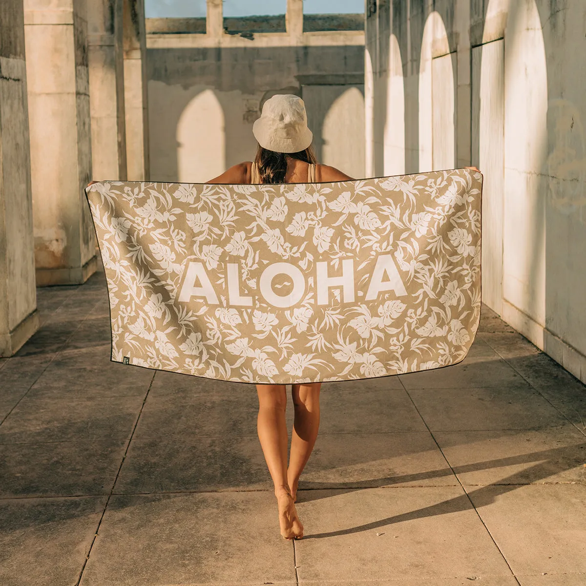 Alohauke Performance Quick-Dry Travel Towel - Taupe
