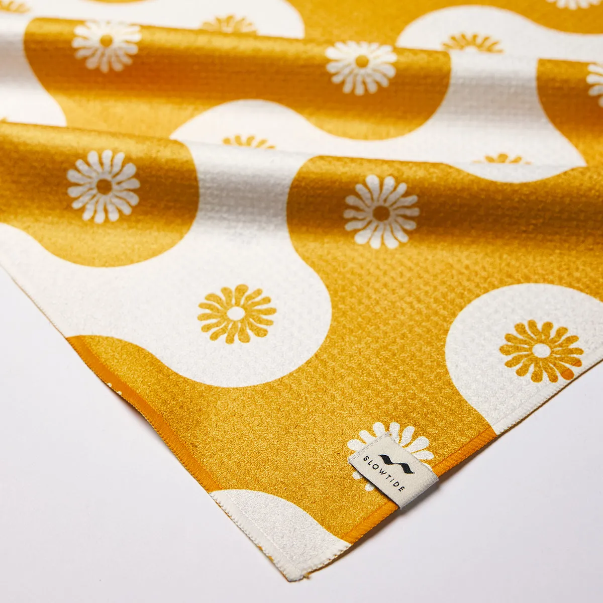 Botanical Waves Quick-Dry Kitchen Towel - Mustard