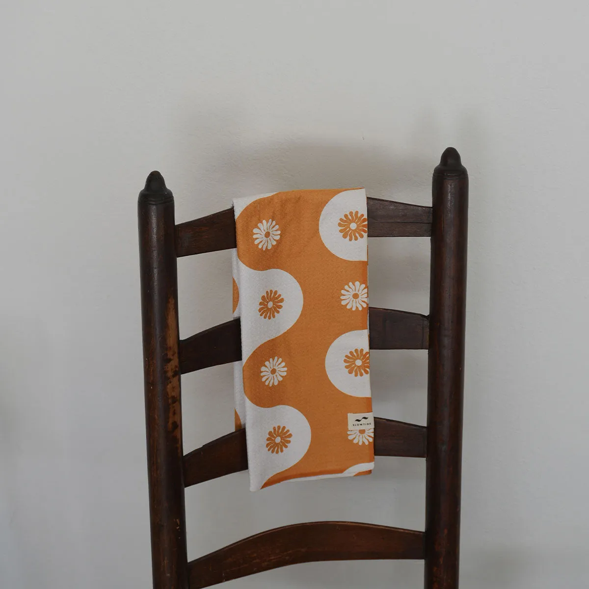 Botanical Waves Quick-Dry Kitchen Towel - Mustard