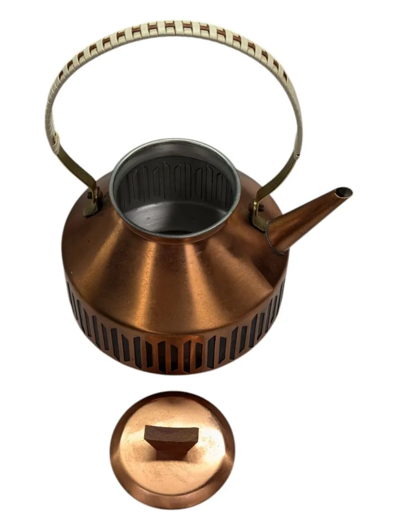 Copper tone kettle with Art Deco detailing