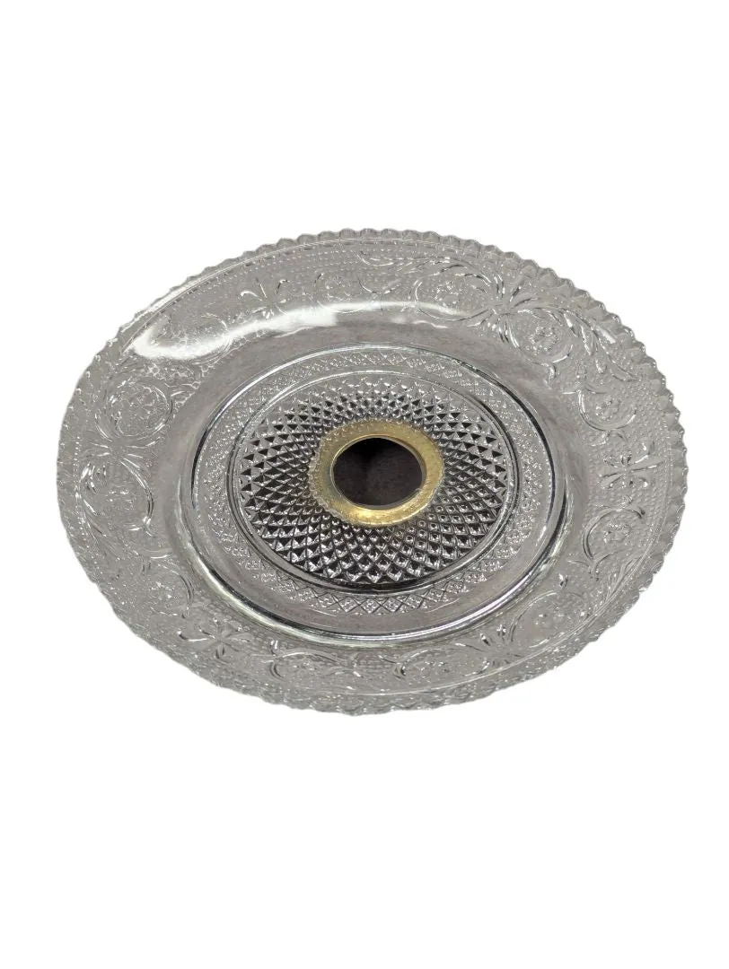 Fleur de Lis pattern Footed Plate