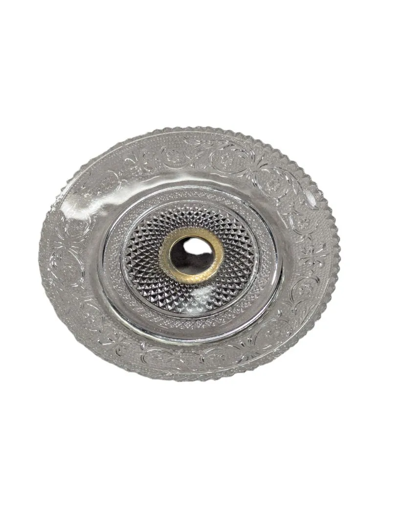 Fleur de Lis pattern Footed Plate