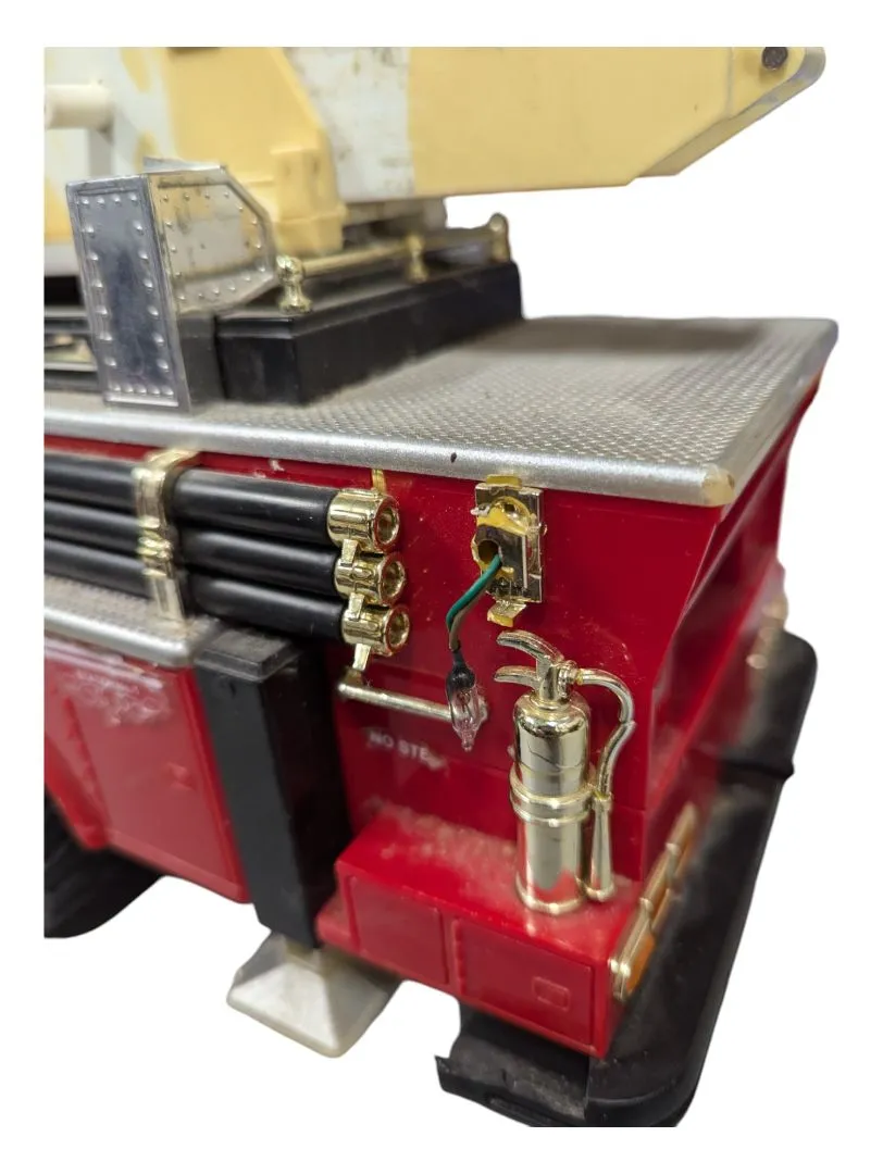 Metro Fire Engine Ladder Truck