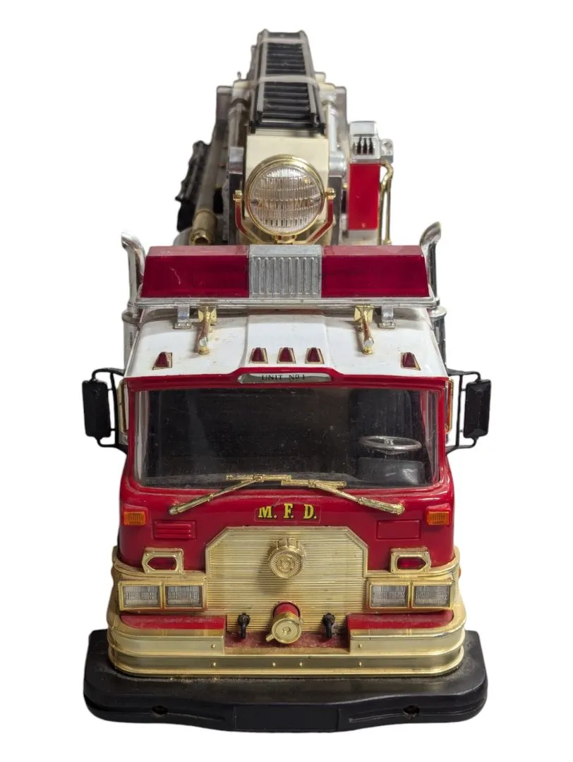 Metro Fire Engine Ladder Truck