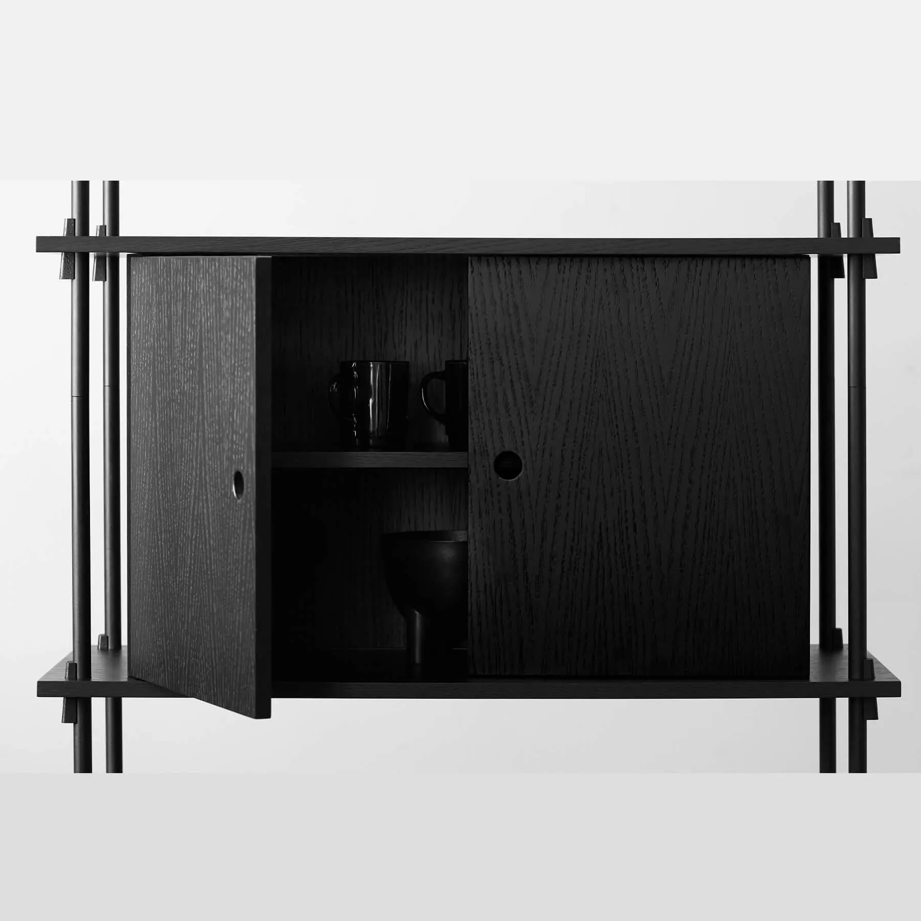 MOEBE single shelving system with cabinet and clothes rail